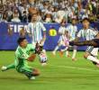 Tras sufrir dos golazos de Cabo Verde, el arquero argentino apareció en el final del segundo tiempo suplementario para salvar el resultado del equipo argentino y pasar a octavos de final. FOTO: Getty
