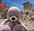 Un informe de NiñezYa advirtió sobre diferentes riesgos que tienen los niños tras el sismo de 7,4 del 10 de agosto, los cuales aumentan con los albergues informales y la suspensión de las clases. Fotos: Colprensa