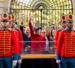 El presidente Gustavo Petro junto a la espada de Simón Bolívar, en el regreso de este objeto histórico a la Quinta del Libertador, en el centro de Bogotá. Foto: Presidencia