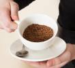 Un estudio en China encontró una relación entre el consumo de café instantáneo y la degeneración de la vista. Imagen, Freepik.