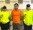 Alias “Amaury” durante su detención por agentes de la Policía en Medellín. FOTO: imgen tomada de redes.