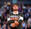 El español Carlos Alcaraz sigue en su camino de triunfos enfocado en lograr la casilla número uno del ranquin ATP. FOTO TOMADA X @rolandgarros