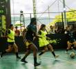 Alrededor de 100 jugadores se citaron en el parque del barrio Andalucía La Francia en la ciudad de Medellín para disputar una de las plazas más codiciadas del fútbol callejero actual. FOTO: Cortesía Nike