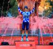 El ciclista bogotano Santiago Buitrago, de 26 años, se quedó con la camiseta de pepas azules que lo confirman campeón de la montaña en la Vuelta a España. Foto: tomada del x de @BHRVictorious