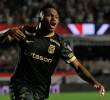 Alfredo Morelos y su celebración luego de anotarle al Sao Paulo de penalti. FOTO: AFP
