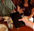 Restaurantes y bares buscan personal con buena actitud y atención al cliente. FOTO: GETTY