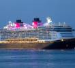 El <b>Disney Dream</b>, lanzado en 2011, cuenta con 14 cubiertas y capacidad para más de 4.000 personas. Cortesía, AFP.