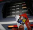 Las tarjetas de crédito premium ofrecen beneficios como acceso a salas VIP, seguros de viaje y acumulación de millas, pero su aprobación depende del perfil financiero del solicitante. FOTO COLPRENSA