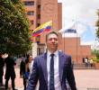 Daniel Quintero saliendo de la sede del Consejo Nacional Electoral. FOTO: COLPRENSA