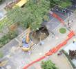 Este hueco fue el que provocó el cierre total de la avenida El Poblado, a la altura del hotel Dann Carlton, durante la noche del martes y la mañana del miércoles. Desde el mediodía se empezó a dar paso. FOTO: <b>CAMILO SUÁREZ</b>