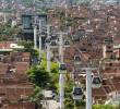 El Metrocable de Medellín es un solución de transporte aéreo por cable que conecta diferentes partes de la ciudad. Incluye varias líneas que conectan el nororiente y el occidente con el resto del sistema. FOTO: Camilo Suárez.