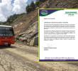 Adelante, el comunicado enviado por la empresa Trasancoop. Atrás, uno de los buses de la ruta de Santa Elena. Foto: EL COLOMBIANO