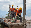La Alcaldía de Medellín anunció que continuará con la demolición de 21 casas en Manrique. Foto: cortesía.
