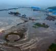 El puerto de Sévero-Kurilsk, en las islas Kuriles, a cerca de 350 kilómetros del epicentro del terremoto en península de Rusia, se inundó por un tsunami. FOTO: Captura de video