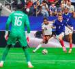 El joven Lamine Yamal, figura de España, quien acaba de cumplir 19 años, abrió el camino de la victoria ante Francia, ya que le cometieron una falta para el penal que anotó Mikel Oyarzabal. FOTO TOMADA X@SEFutbol