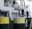 Un crucero golpeado por el mortal brote de hantavirus llega al puerto holandés de Rotterdam para su desinfección, poniendo fin a un viaje problemático que puso en alerta a las autoridades sanitarias internacionales. FOTO: AFP.
