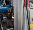 El alza de los precios internacionales del petróleo volvió a ampliar el déficit del Fondo de Estabilización de Precios de los Combustibles (Fepc), lo que reabre el debate entre ajustar los combustibles o aumentar la presión sobre las finanzas públicas. FOTO Manuel Saldarriaga