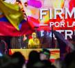 La decisión se da luego de que la Corte tumbara la medida que obligaba al candidato a retirar de su campaña imágenes o expresiones alusivas a los símbolos patrios. Foto: Colprensa.