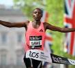 El keniata Sebastian Sawe debutó en una maratón en Londres 2026. Foto: tomada de x de @WorldAthletics