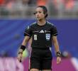 Katia Itzel García es la primera latina en dirigir en un mundial masculino de fútbol. Foto: AFP