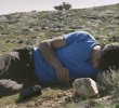 El activista y profesor fue asesinado mientras estaba en el mismo lugar donde filmaron la película. Foto: Fotograma de “No Other Land”.