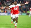 Hugo Rodallega es la figura de Santa Fe, y sus goles tienen al cuadro Cardenal en la pelea por el liderato del cuadrangular B. FOTO COLPRENSA