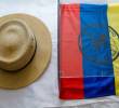 El sombrero de Carlos Pizarro fue usado por el excomandante del M-19 en la ceremonia de dejación de armas en 1990. Foto: Colprensa