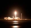El cohete SpaceX Falcon 9 transporta el módulo de aterrizaje lunar Nova-C de Intuitive Machines que despegó de la plataforma de lanzamiento 39A en el Centro Espacial Kennedy de la NASA en Florida. Foto NASA.
