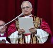 Tras ser elegido como papa, León XIV se dirigió ante los más de 30.000 fieles que lo esperaron en la Plaza de San Pedro en el Vaticano. FOTO: VATICANO