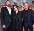 Ben Affleck, Sasha Calle y Matt Damon, protagonistas de The Rip. FOTO Getty Images para Netflix
