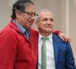 Carlos Ramón González, exdirector del DAPRE, junto al presidente Gustavo Petro. Foto: Colprensa