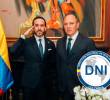 El general en retiro Jorge Andrés Zuluaga López, nuevo director de la DNI, junto al presidente Abelardo de la Espriella. Foto: Presidencia.