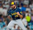 Aaron Ashby, una de las figuras de los Cerveceros de Milwaukee. FOTO: <b>X Brewers</b>