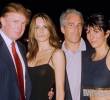 Jeffrey Epstein y Ghislaine Maxwell, con Donald Trump y su esposa Melania, en una reunión social en Estados Unidos. FOTO: Getty