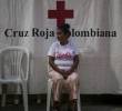 Una mujer espera atención en un punto de la Cruz Roja Colombiana. FOTO: COLPRENSA