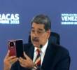 Nicolás Maduro presumió un Huawei que en Colombia cuesta aproximadamente 10 millones de pesos. Foto: Captura de video