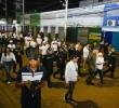 Funcionarios de la Gobernación de Magdalena y la Fuerza Pública acompañan la reapertura del comercio desde la madrugada. Foto: Gobernación del Magdalena.