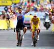 Remco Evenepoel y Tadej Pogacar (amarillo) tendrán este martes otro duelo en el Tour de Francia, esta vez en la contrarreloj individual. El favoritismo es para Remco, especialista en este tipo de pruebas. FOTO: GETTY