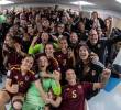 Las jugadoras de Venezuela tras su histórico triuunfo ante Perú. FOTO @FemeninoFVF