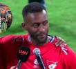 Jackson Martínez en su presentación con DIM. En el círculo, el abrazo entre el chocoano y Juan Guillermo Cuadrado. FOTO: <b>Captura de vídeo</b>