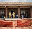 Las autoridades sanitarias de la República Democrática del Congo intensifican las medidas de contención tras el aumento de casos sospechosos y muertes relacionadas con el brote de ébola. FOTO: AFP.