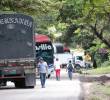 Bloqueos en Lebrija afectan el acceso a Bucaramanga y generan pérdidas millonarias en el comercio regional. FOTO COLPRENSA:
