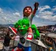 Sueños a Color unió el trabajo artístico de La Plaga Invade con el de Alejo 3D. Ambos esperan hacer más de estas esculturas a lo largo de la ciudad. FOTO Manuel Saldarriaga