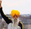 Fauja Singh corrió maratones completos (carreras de 42 kilómetros de distancia) hasta los 100 años. FOTO: Tomada de X @kharge