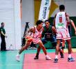 Mateo Arboleda, de uniforme blanco con el balón es uno de los jugadores profesionales que disputa la Copa Élite en Antioquia, salió campeón con Toros del Valle en la Liga 2026-1. FOTO cortesía