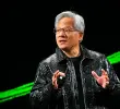 La expansión de la inteligencia artificial tendrá un costo físico: centros de datos, fábricas y redes que necesitarán trabajadores especializados. Jensen Huang anticipa una fuerte demanda por estos oficios.