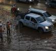 La idea de estas intervenciones es que no se repitan estas escenas en el barrio El Poblado, principalmente en los alrededores de la glorieta de Monterrey cuando se presentan fuertes lluvias. FOTO: MANUEL SALDARRIAGA