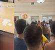 Colombianos en el exterior denuncian que se quedaron sin votar en el primer día de elecciones por largas filas y retrasos