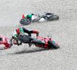 Joan Zarco y Pecco Bagnaia en el choque triple con Luca Marini. FOTO: <b>GETTY</b>