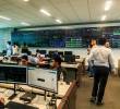 Desde la madrugada de este viernes personal de Bancolombia y Nequi atiende la contingencia que dejó sin servicios a millones de clientes. FOTO Camilo Suárez